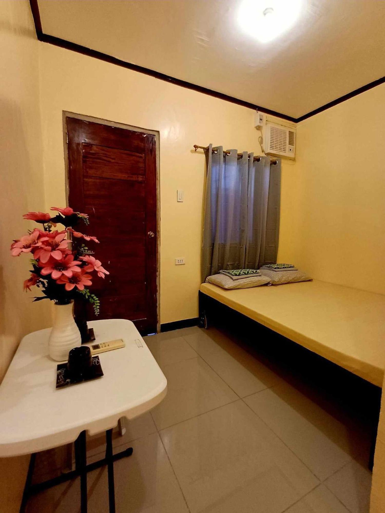 Cheri Backpackers Hostel Moalboal Dış mekan fotoğraf